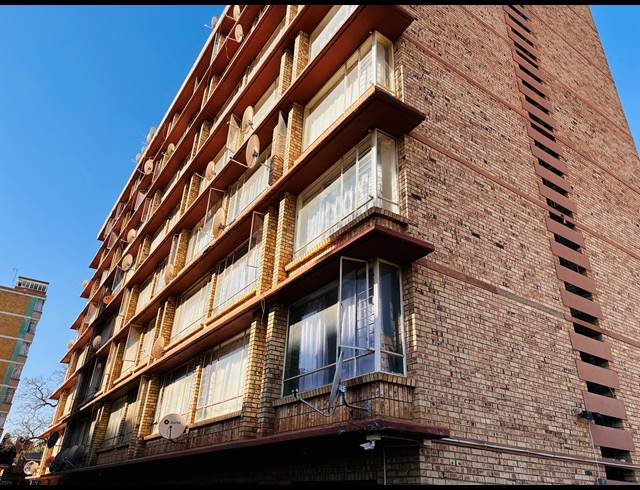 3 BEDROOM APARTMENT FOR SALE IN SUNNYSIDE